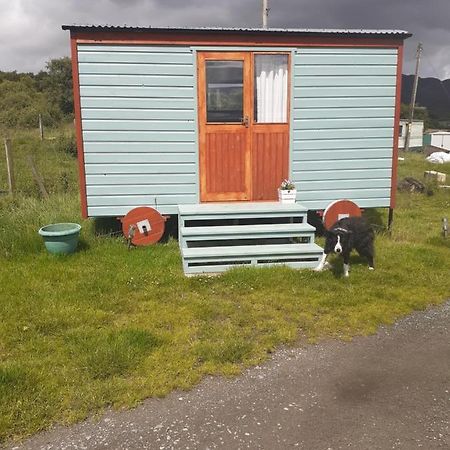 Croft Of Clune Shepherds Hut Нютънмор Екстериор снимка