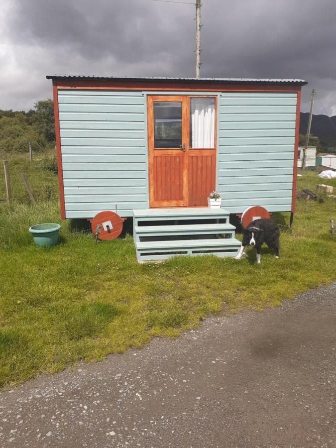 Croft Of Clune Shepherds Hut Нютънмор Екстериор снимка